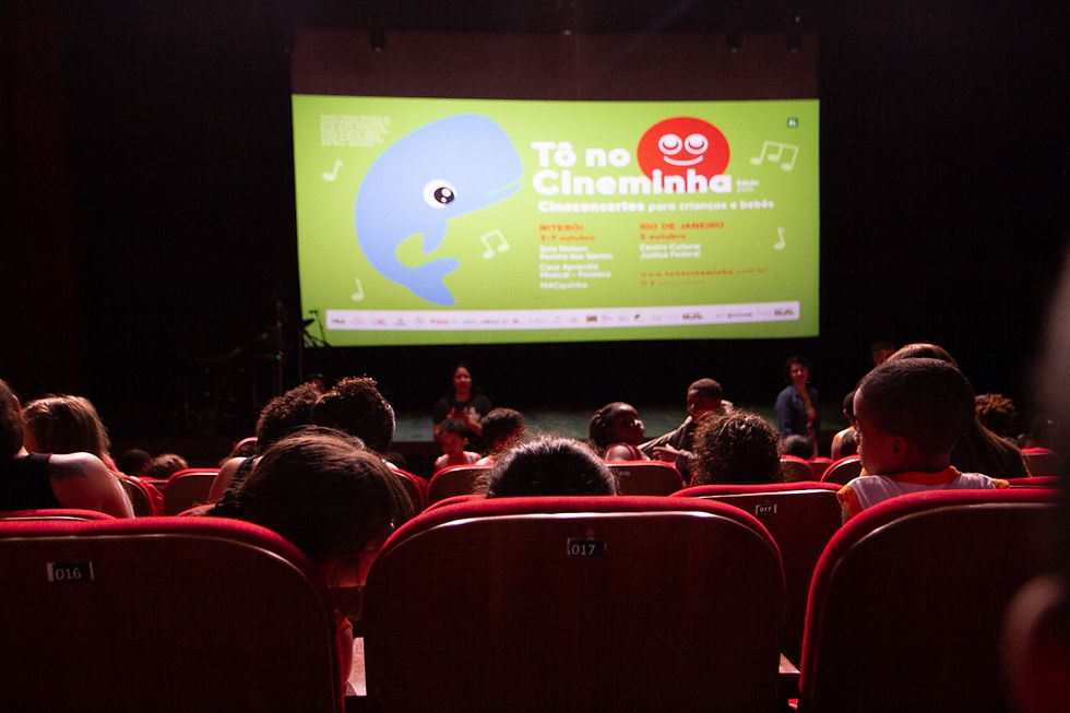 Alunos da rede municipal participam de cineconcertos na Sala Nelson 
