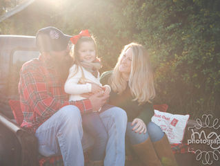 FINALLY.. Family Christmas Mini Sessions.