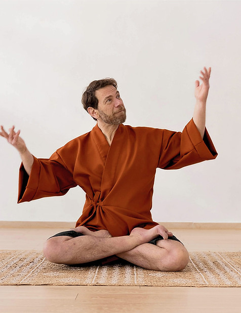 jivatma-yoga-center-teacher-sotiris-zlatintsis-lotus-thessaloniki.jpg