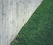 Herbe Pelouse avec mur de béton