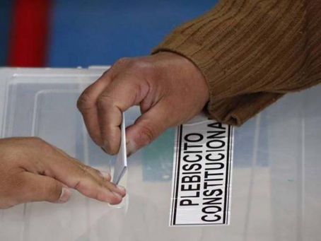 CADEM: OPCIÓN "A FAVOR" DE LA NUEVA CONSTITUCIÓN BAJA A 21% Y "EN CONTRA" AUMENTA A 59%