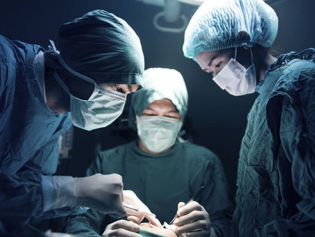 JOVEN FUE OPERADO A CORAZÓN ABIERTO TRAS CONTRAER BACTERIA POR COMERSE LAS UÑAS