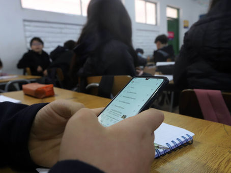 APRUEBAN PROYECTO QUE PROHÍBE EL USO DE CELULARES EN COLEGIOS