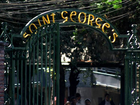 CORTE ORDENA A COLEGIO SAINT GEORGE CANCELAR MATRÍCULAS DE ALUMNOS QUE EDITARON FOTOS DE COMPAÑERAS CON IA