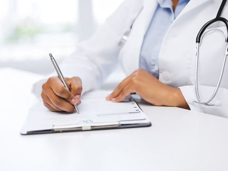 SENTENCIAN A 11 AÑOS DE CÁRCEL A MÉDICA QUE DEFRAUDÓ POR $5 MIL MILLONES A FONASA