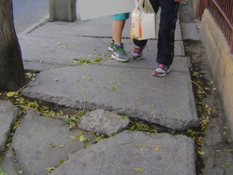 MUNICIPIO DE CORONEL DEBERÁ PAGAR $30 MILLONES A ADULTA MAYOR QUE SUFRIÓ CAÍDA EN LA CALLE Y QUEDÓ POSTRADA