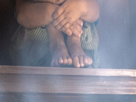 ENCUENTRAN A NIÑO DE 6 AÑOS MUTILADO EN UNA ZANJA EN SUDÁFRICA