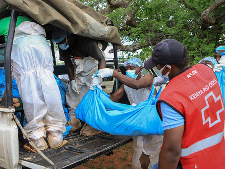 SECTA EVANGÉLICA EN KENIA: MÁS DE 400 PERSONAS MURIERON AYUNANDO PARA “VER A DIOS”