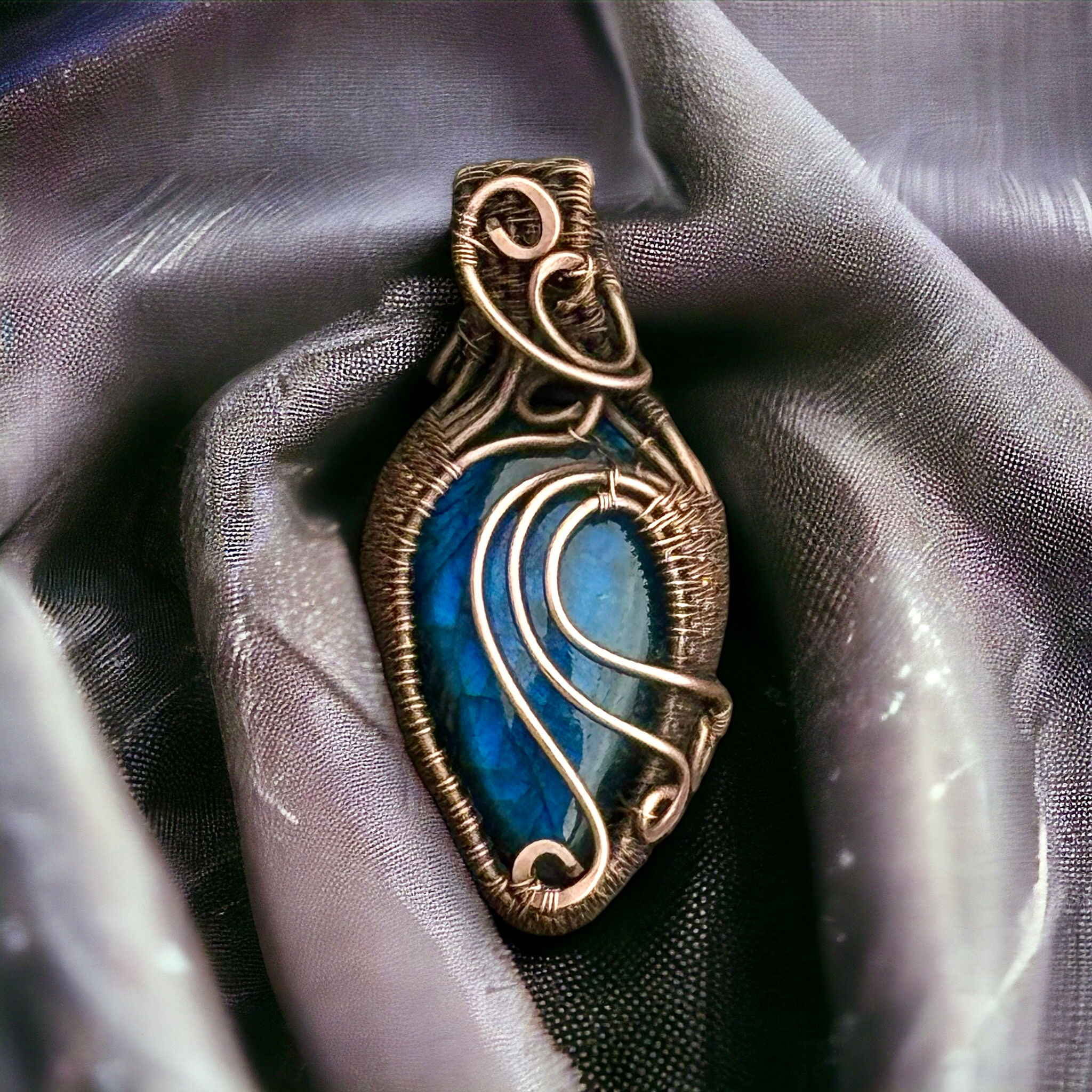 Stunning A grade Labradorite pendant