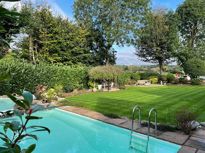 pool-house-heated-pool-and-garden-bedfordshire.jpg