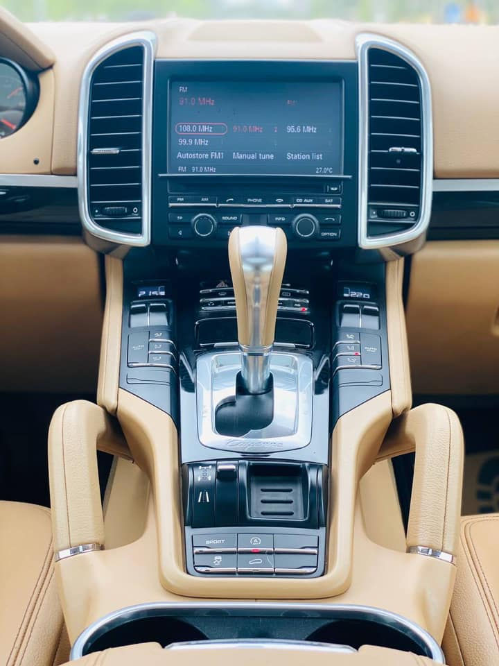 Thumbnail: Porche Cayenne 2012