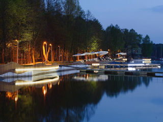 Reurbanização da orla do lago Paprocany - Tychy, Polônia