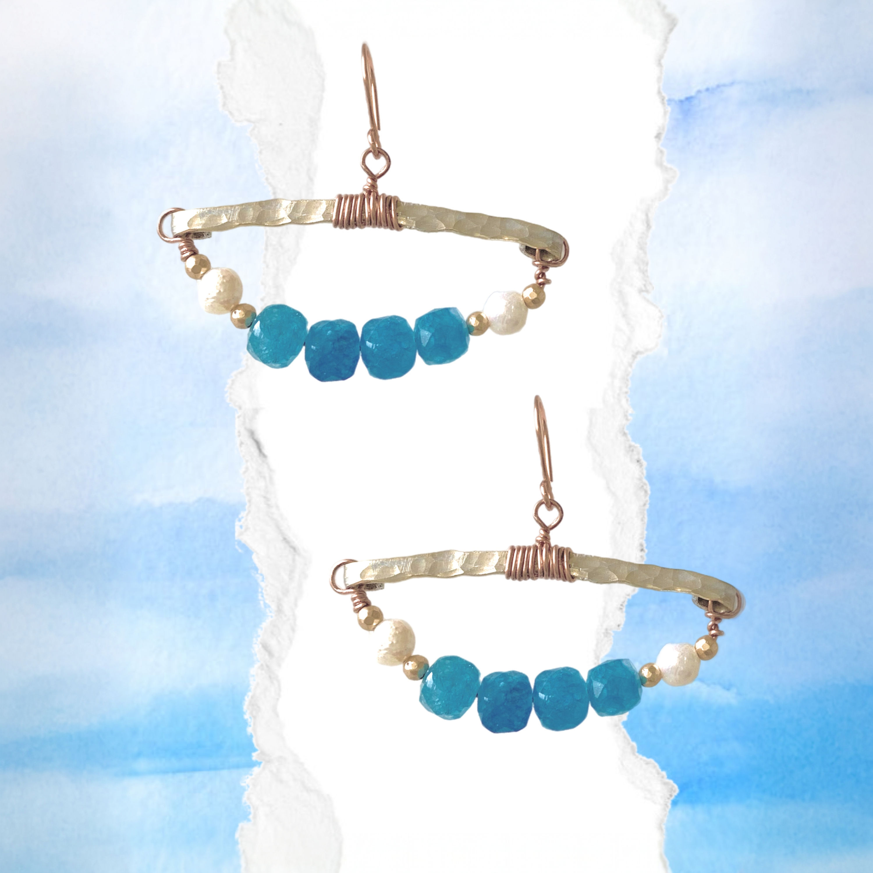 Boucles d’Oreilles Bleu Intense – Quartz & Perles | Atelier Sirena