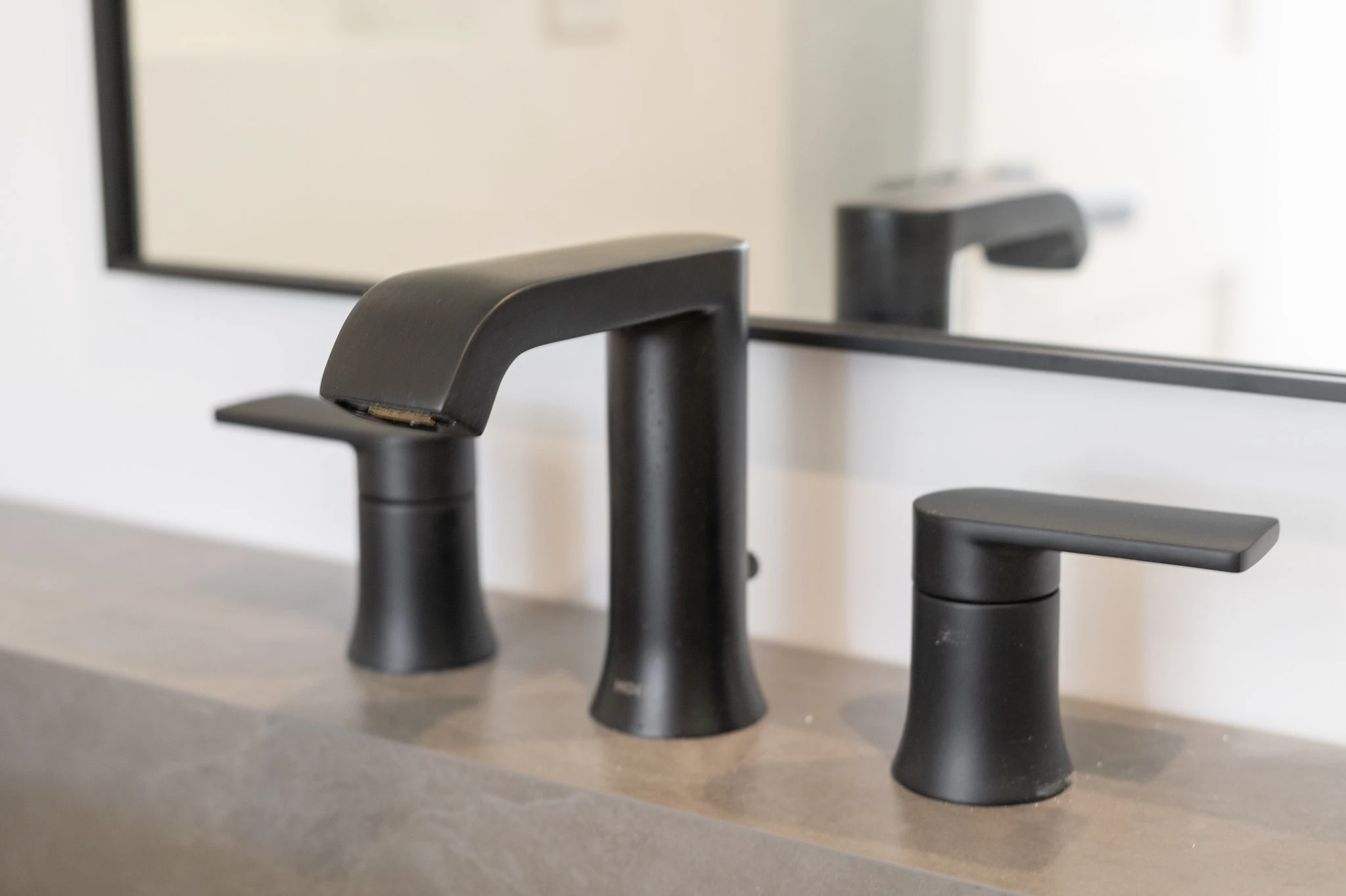 matte black bathroom sink faucet