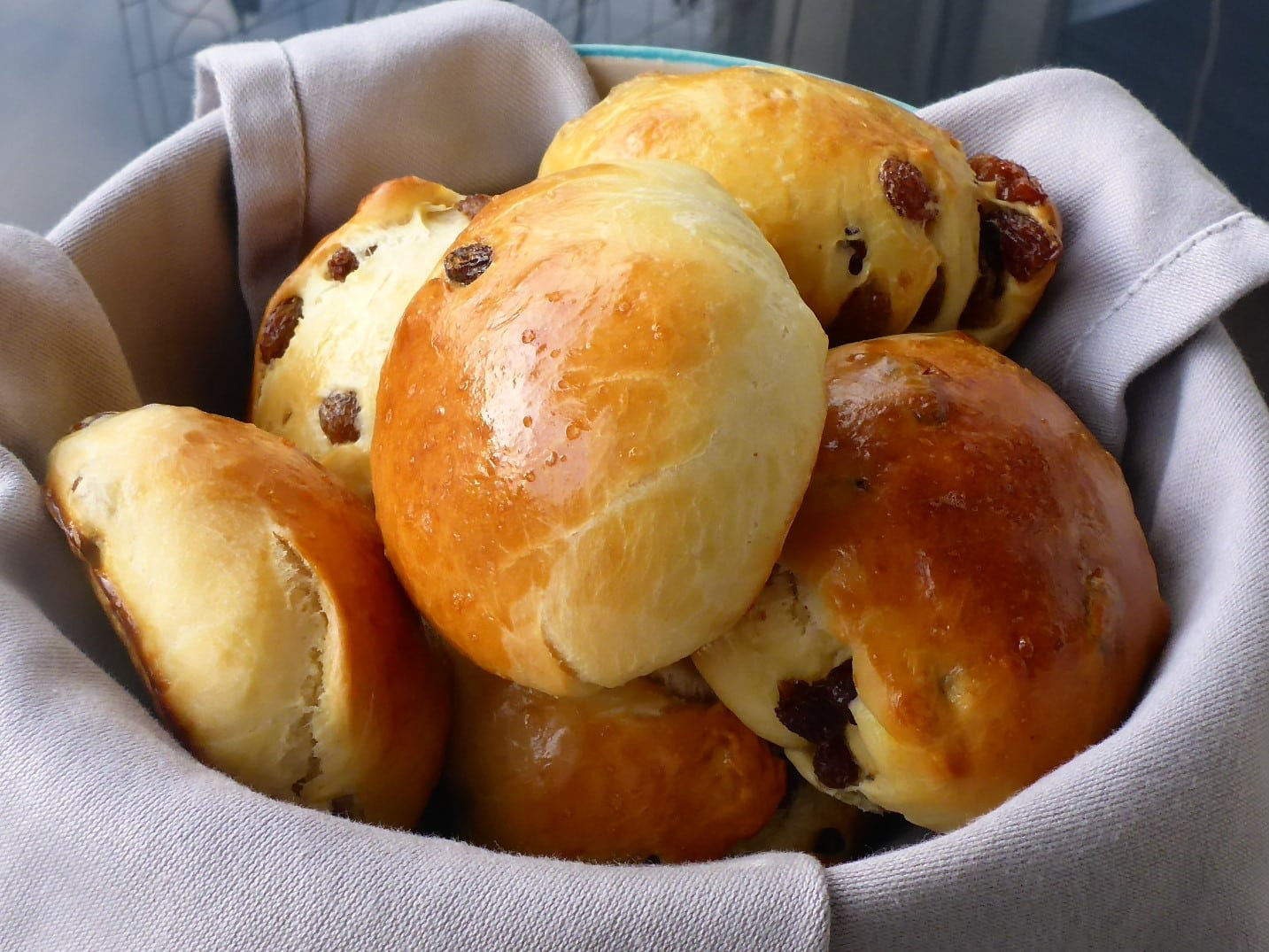 Raisin Bun