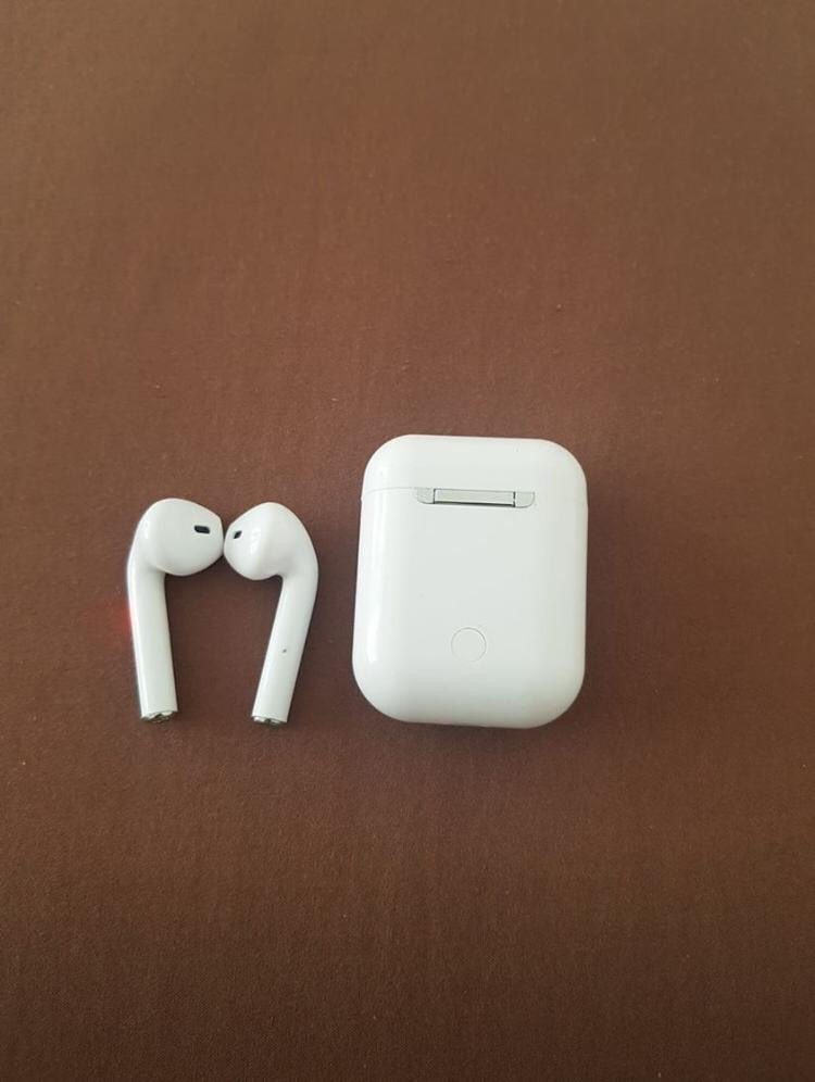 Thumbnail: Airpods