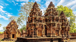 Cambodia - exploring Banteay Srei Temple