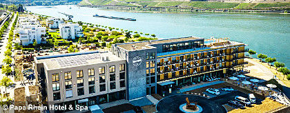 Papa_Rhein_Bar_Aussenansicht2_S.jpg