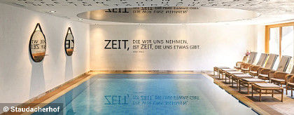 Staudacherhof_Pool_Innen_S.jpg