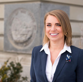 Headshot vs Personal Branding Session: Which to Choose for Your Next Photo Session