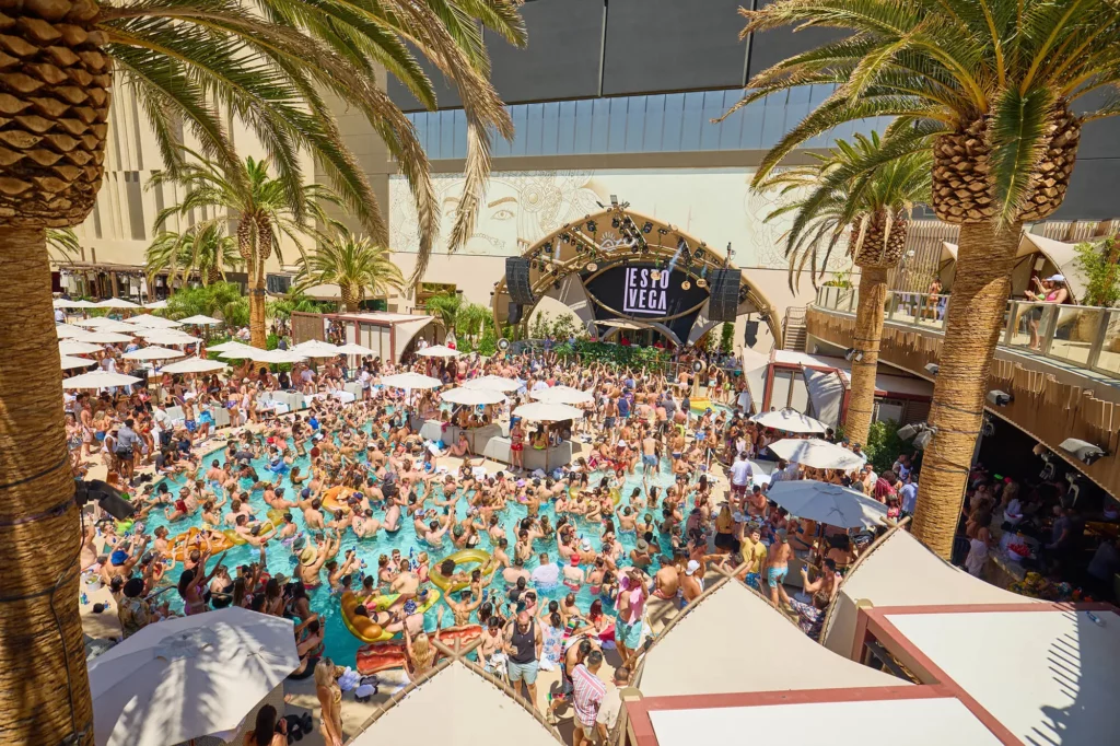 ayu dayclub in resorts world las vegas