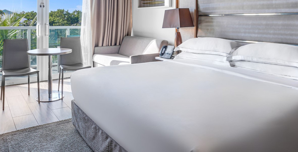 Luxurious Retreats for Couples - Resorts World Bimini