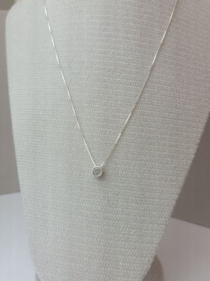 Colar ponto de luz redondo