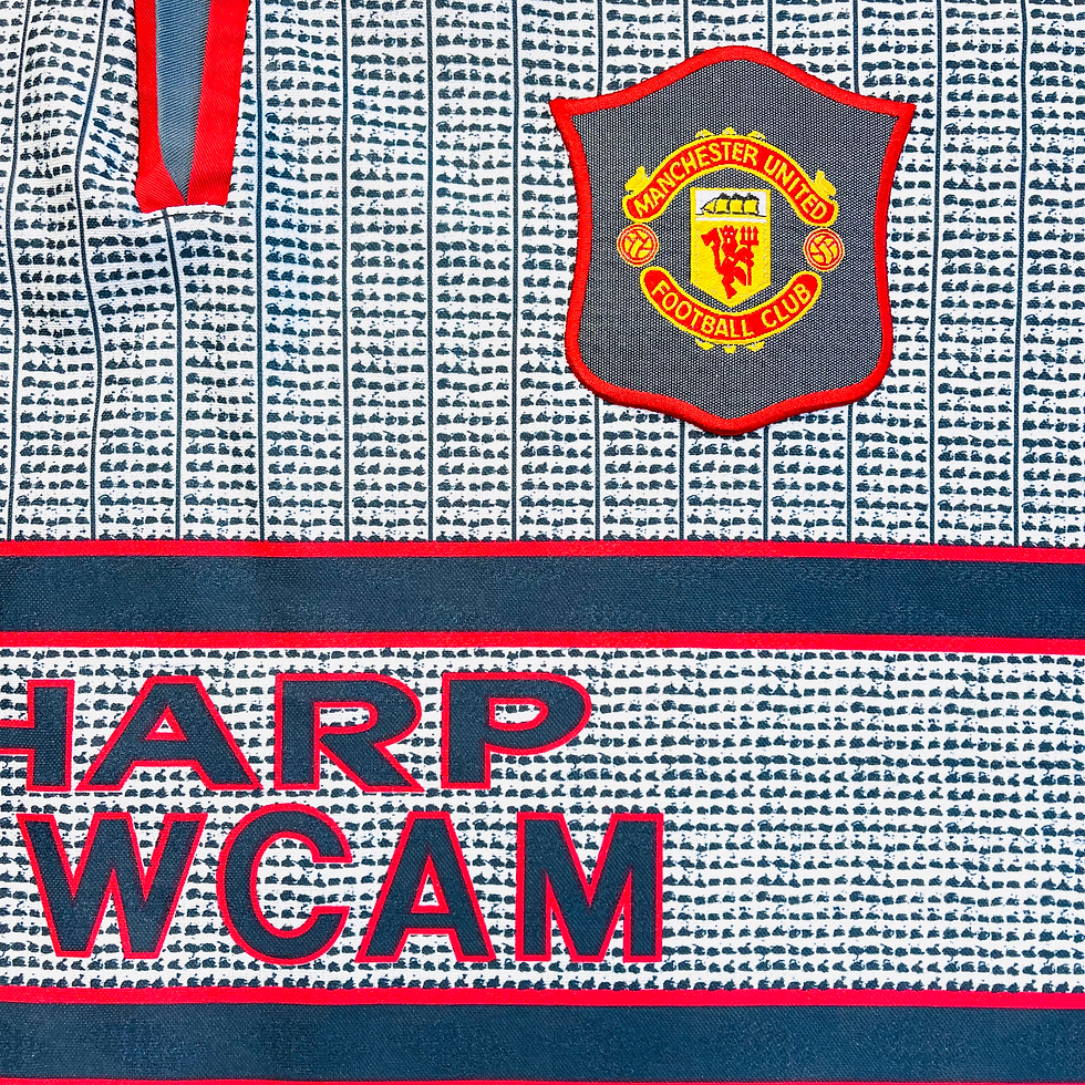 Thumbnail: MANCHESTER UNITED AWAY FOOTBALL SHIRT 1995/96 #7 CANTONA