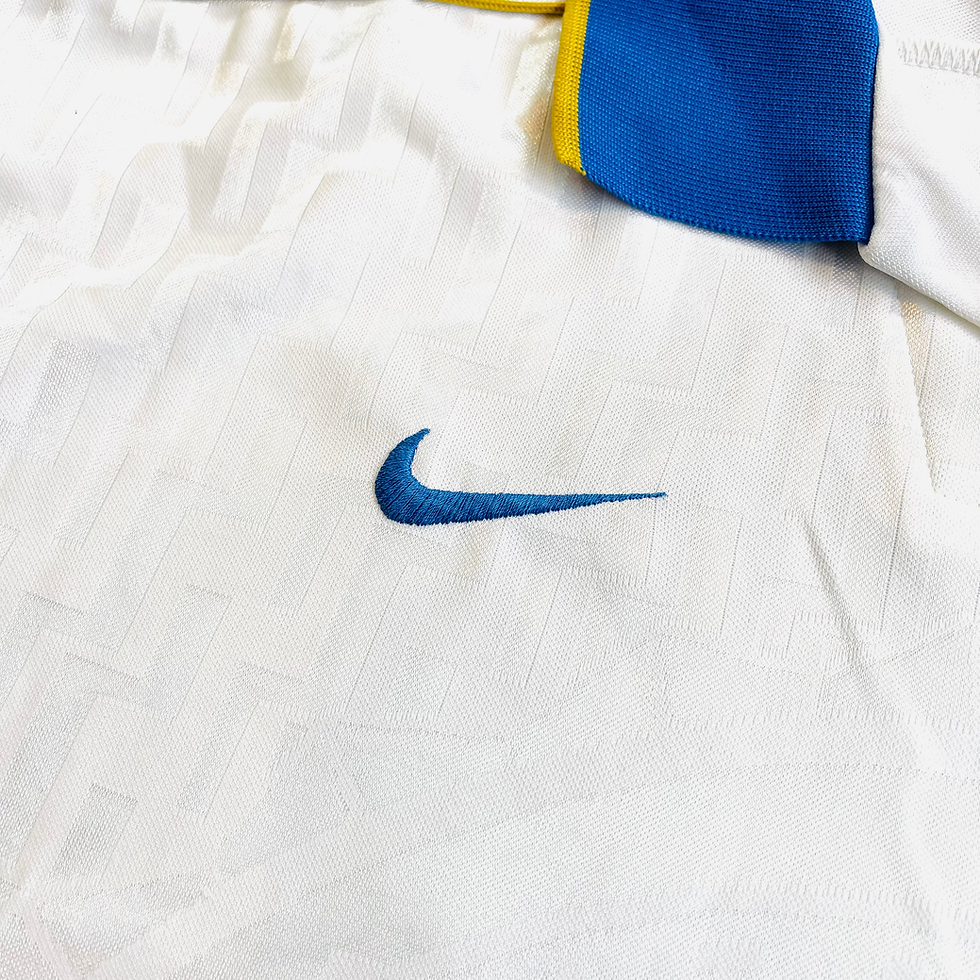 Thumbnail: ITALY AWAY FOOTBALL SHIRT 1995/96 #18 'CASIRAGHI'