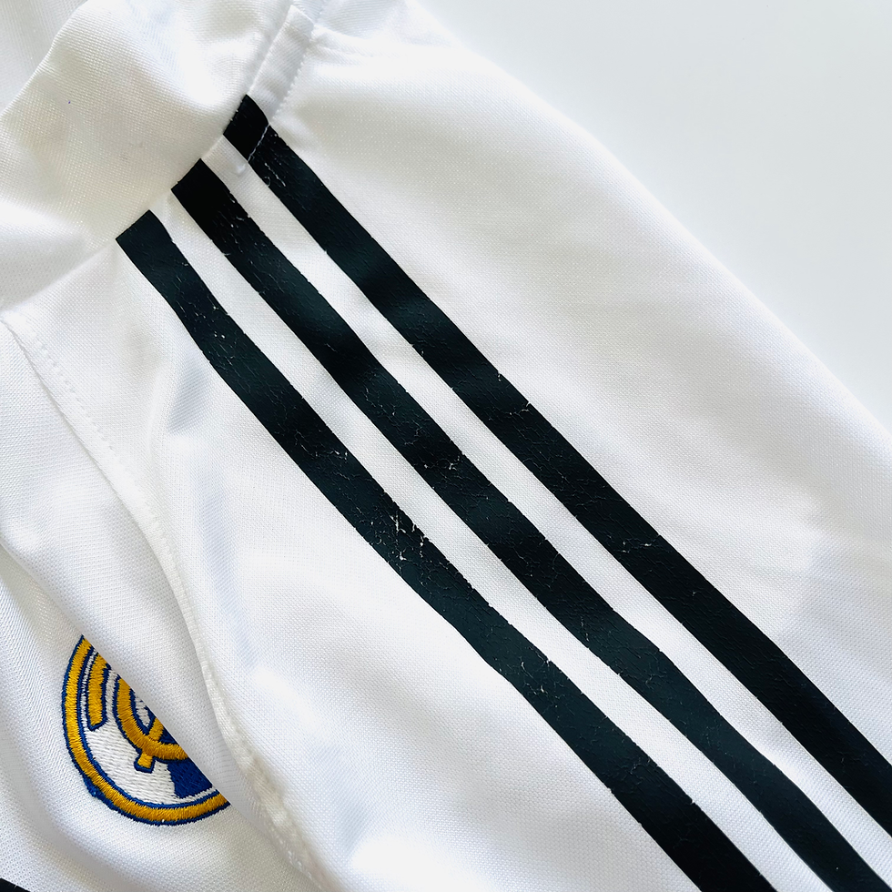 Thumbnail: REAL MADRID HOME FOOTBALL SHIRT 2004/05 #9 RONALDO L/S