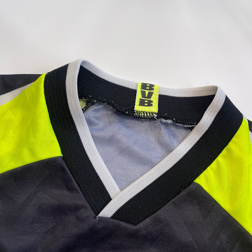 Thumbnail: BORUSSIA DORTMUND AWAY FOOTBALL SHIRT 1995/96 L/S