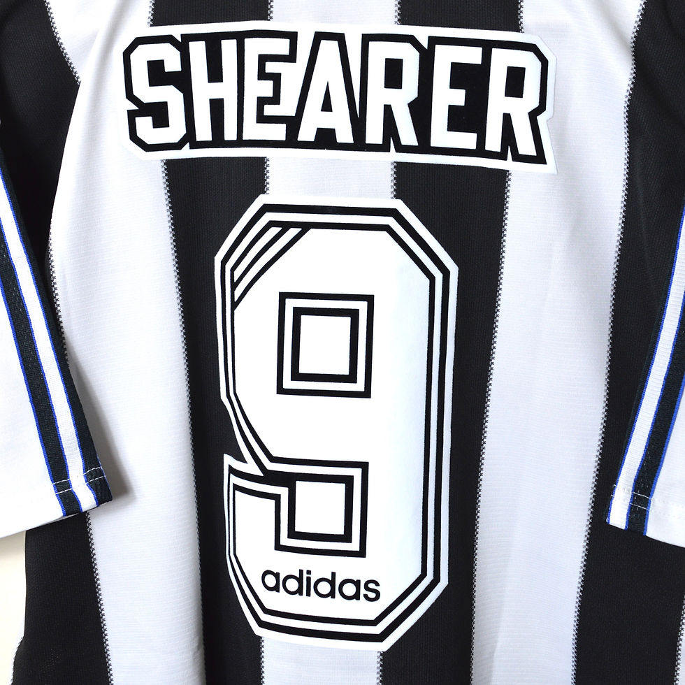 Thumbnail: NEWCASTLE UNITED CLASSIC RETRO VINTAGE HOME FOOTBALL SHIRT SOCCER JERSEY 1995 1996 1997 #9 ALAN SHEARER NEWCASTLE BROWN ALE