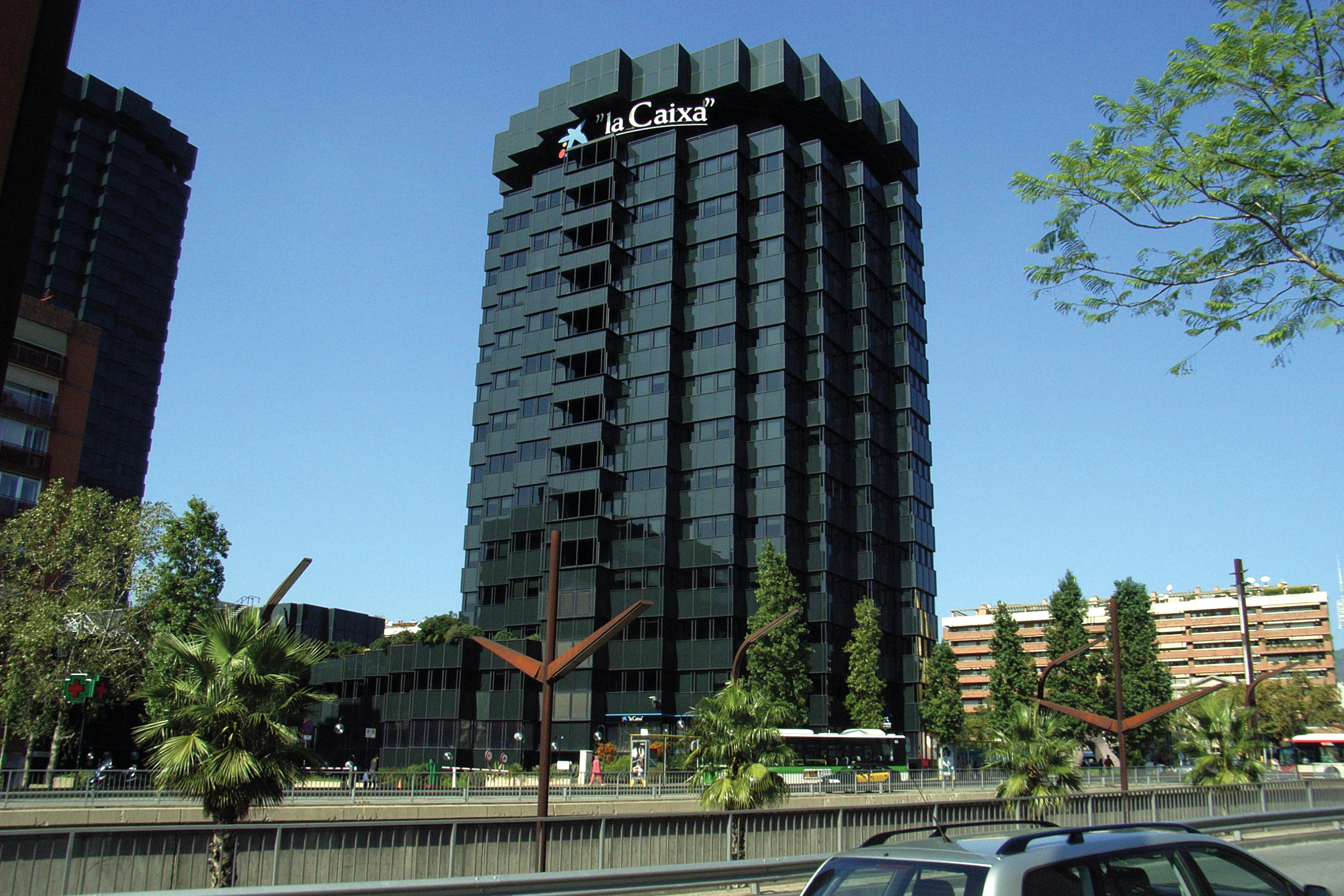 Torres_de_'La_Caixa'_(1974)_RecordandoACoderch_©Archivo_Coderch