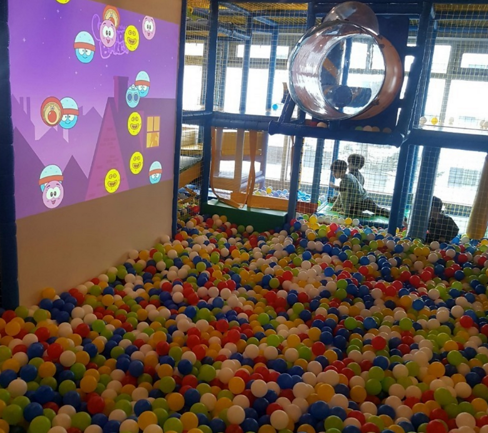 Indoor ball pit