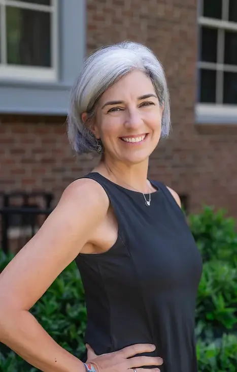 LAURA GOULIAN.webp