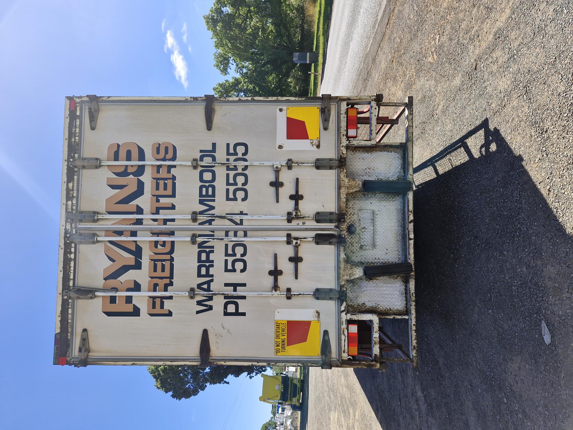 2002 Isuzu FVR Curtainside image 3