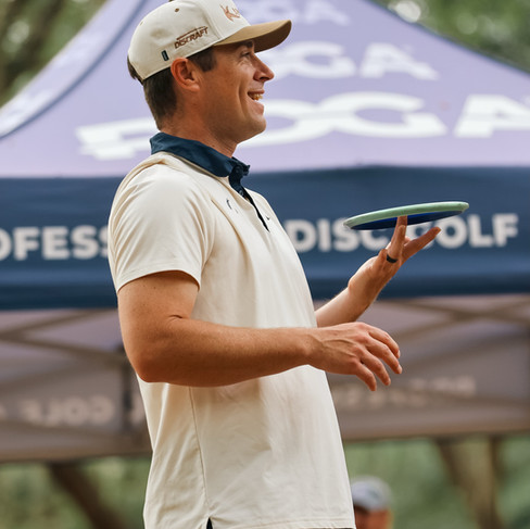 Dr. Smooth - Cale Leiviska enjoying the round
