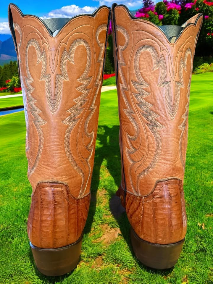 Thumbnail: Larry Mahan VINTAGE Ultra Caiman Belly Carmel 7334 Size 10.5-D 823-13075