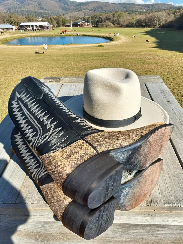 Thumbnail: Cowtown Exotic Southwestern Diamondback Rattlesnake J715 Size 9.5-D NICE! 976-21