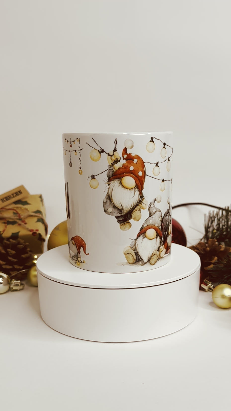 Miniaturbild: Weihnachtstasse mit Wichtelmotiv