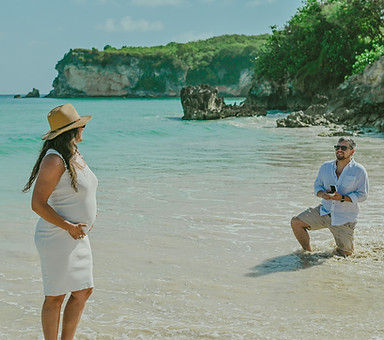 Surprise marriage proposal during a maternity photoshoot at Macao Beach, Punta Cana, with the father-to-be proposing by the ocean.