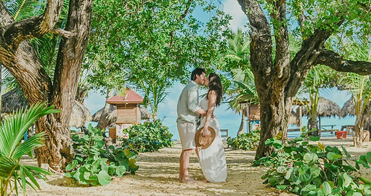 punta-cana-photographer-maternity-photoshoot-paraguayan-couple-path-trees-macao-003.jpg