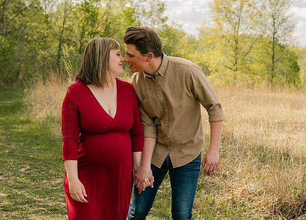 st louis park maternity photos_edited.jp