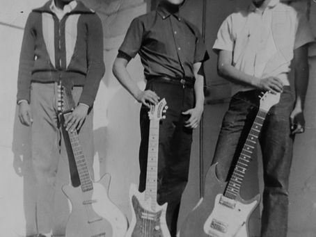 El rockanrol itinerante de Los Black Birds y Los Flyders del Rock