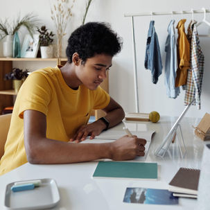 Por qué Agosto es el Mes Ideal para Pintar los Pisos de Estudiantes