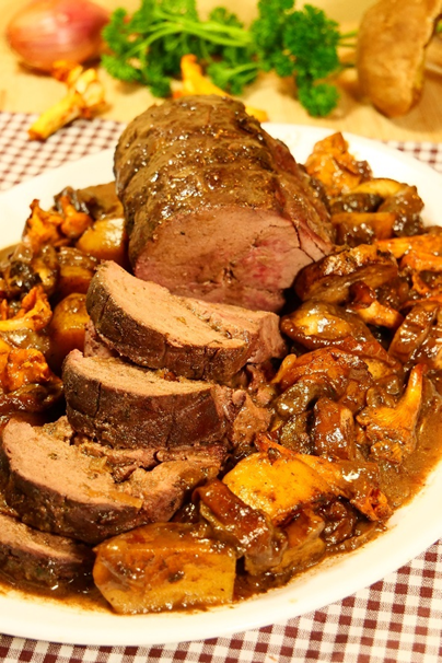 Rôti filet de chevreuil aux cèpes