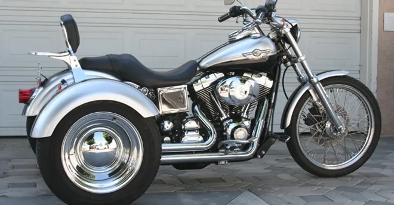 Harley Davidson Trikeumbau. Softail 103 Jahre Sondermodel mit Sissybar