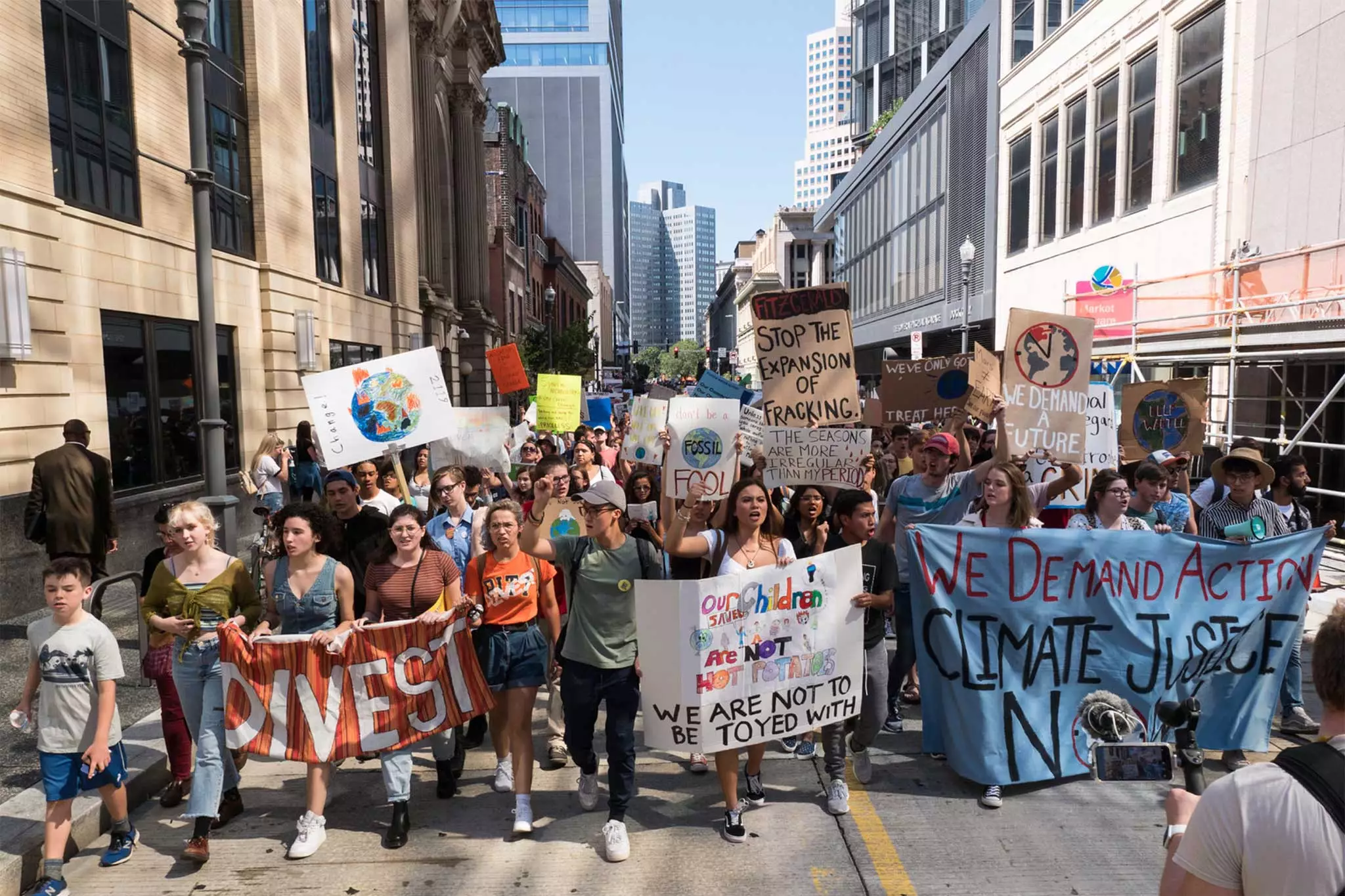 2019922-climate-rally-toronto.jpg.webp