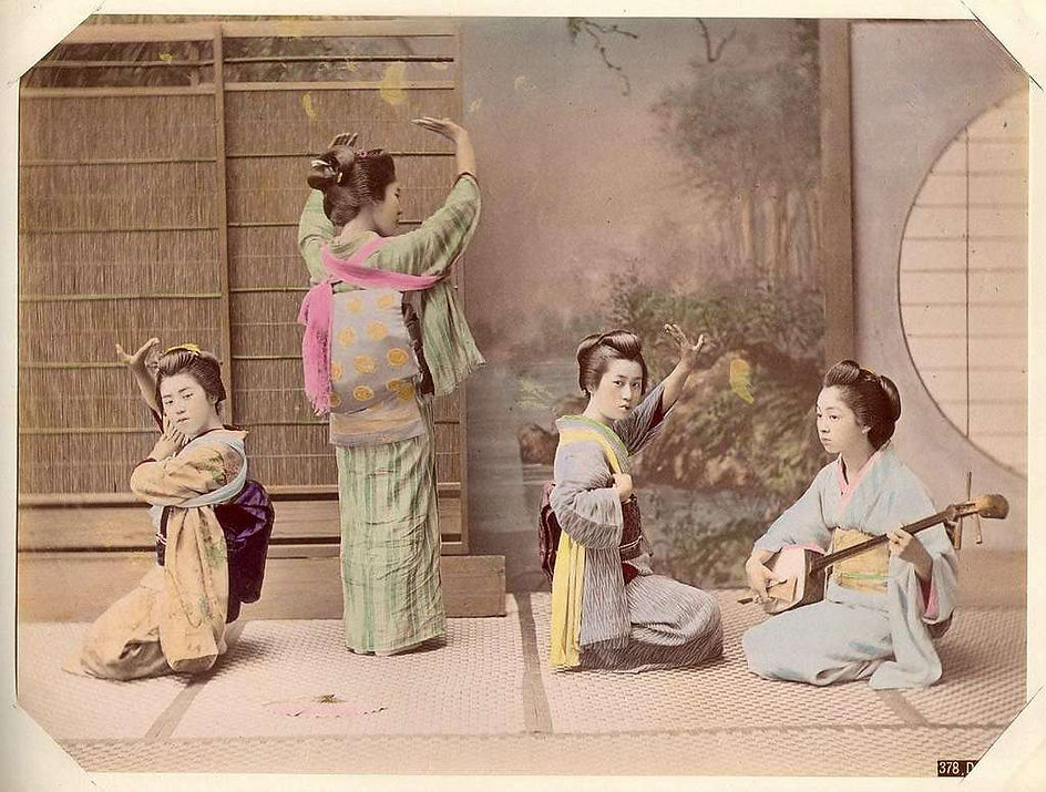 kusakabe-kimbei-378-dancing-d6967e.jpeg