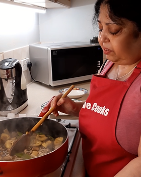 Kim Makes Chinese Noodle Soup